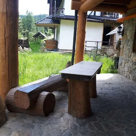 River Hill Chalet Mykulychyn